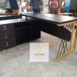 Table made with 2x1x1.2mm MS box pipe with powder coated heat painy. Table top madr with Melamine board with PVC edging. Side table made with melamine board with PVC edging. Ported accessories for fitting. Table size: 5'x2'6''x2'6'' Side rack size: 4'x1'4''x2'