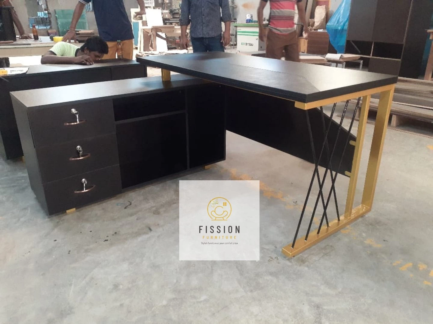 Table made with 2x1x1.2mm MS box pipe with powder coated heat painy. Table top madr with Melamine board with PVC edging. Side table made with melamine board with PVC edging. Ported accessories for fitting. Table size: 5'x2'6''x2'6'' Side rack size: 4'x1'4''x2'